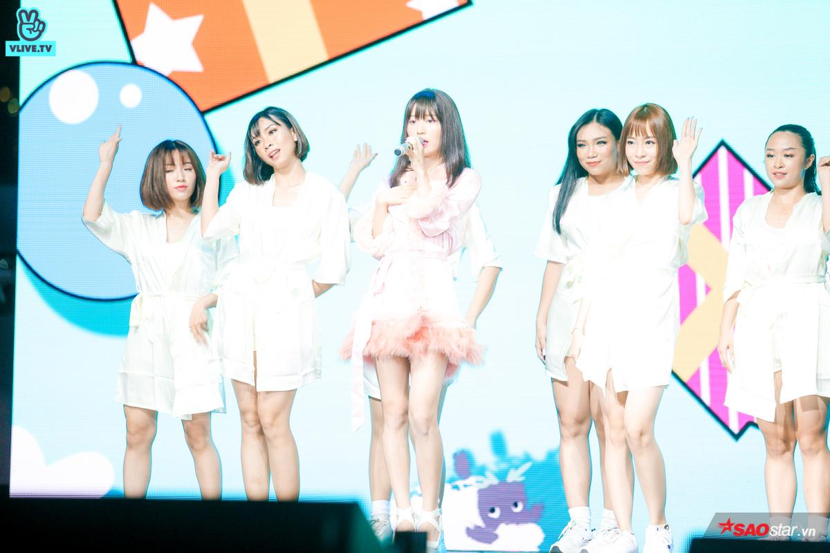 V Heartbeat tháng 9/2019: GFriend khoe nốt cao cực đỉnh, Bảo Anh gặp sự cố nhưng vẫn cháy hết mình Ảnh 43