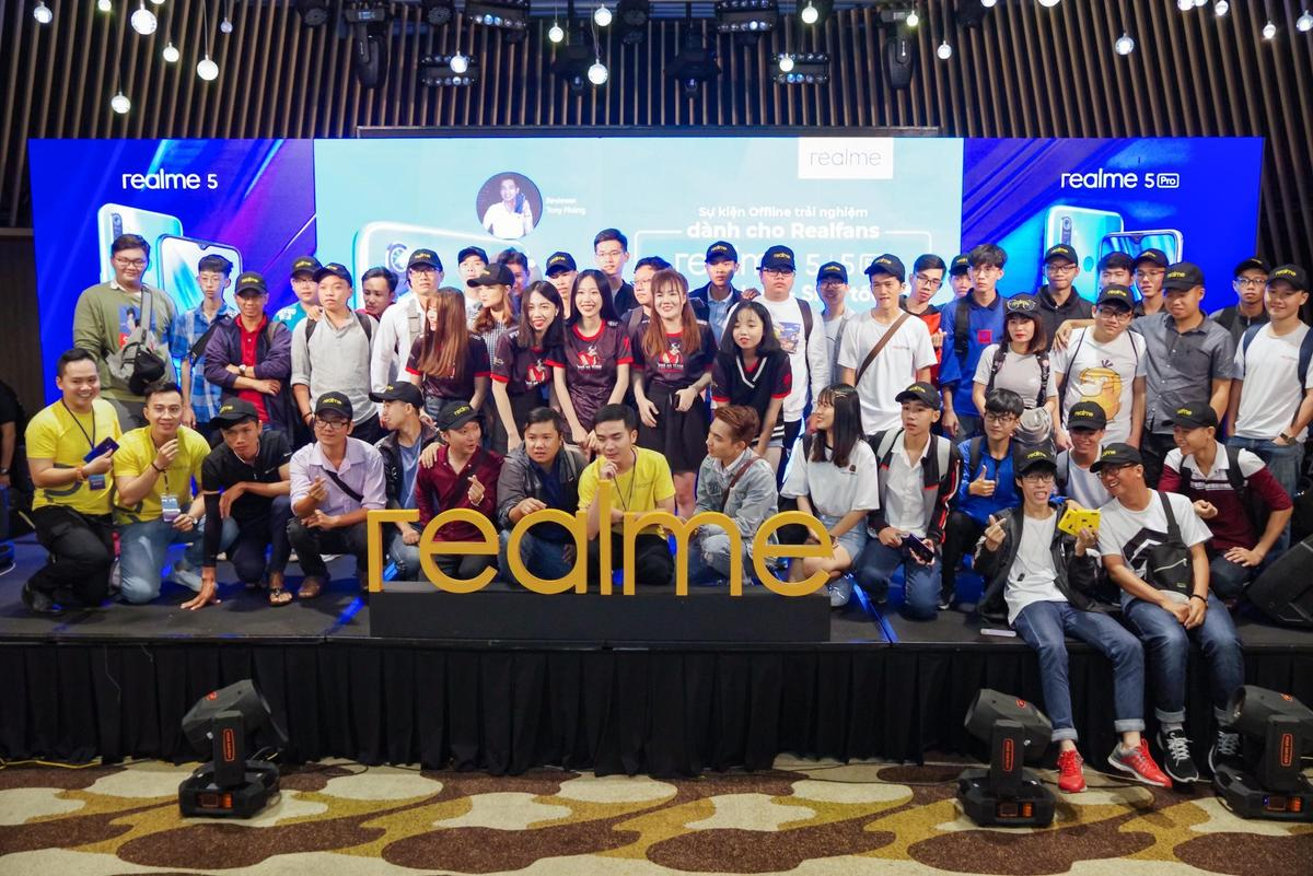 Không khí sôi động trong sự kiện offline Realfans trước ngày ra mắt Realme 5 Seríe tại Việt Nam Ảnh 10