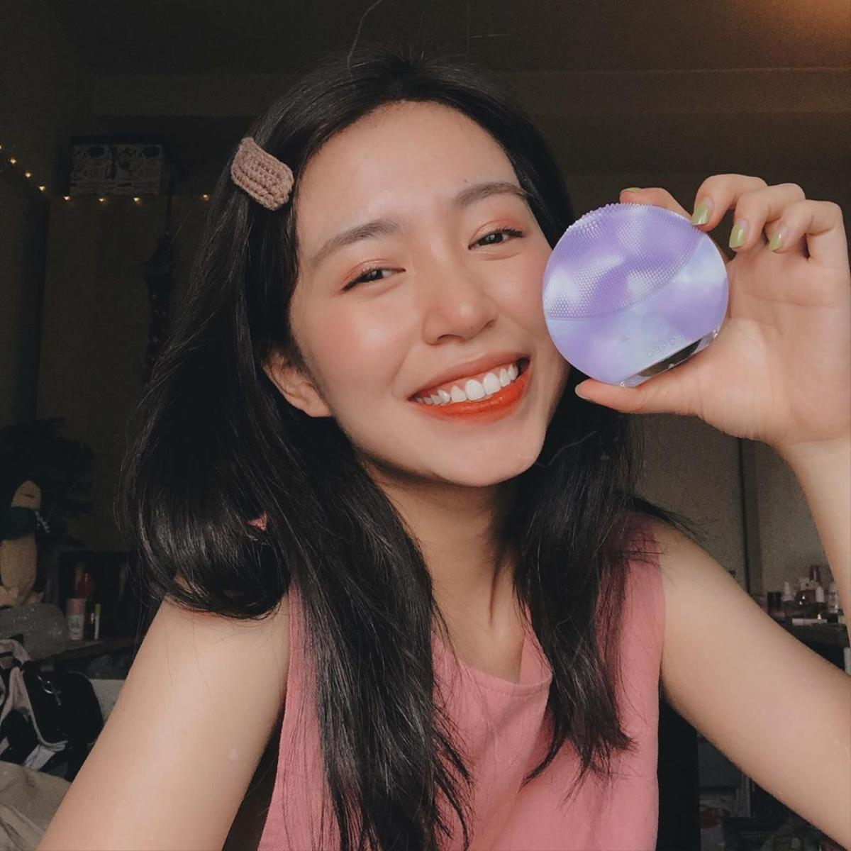 Mặt hết mụn, da đẹp đỉnh cao nhưng hoá ra các beauty blogger đều bị 'bỏ bùa' bởi máy rửa mặt FOREO Ảnh 2