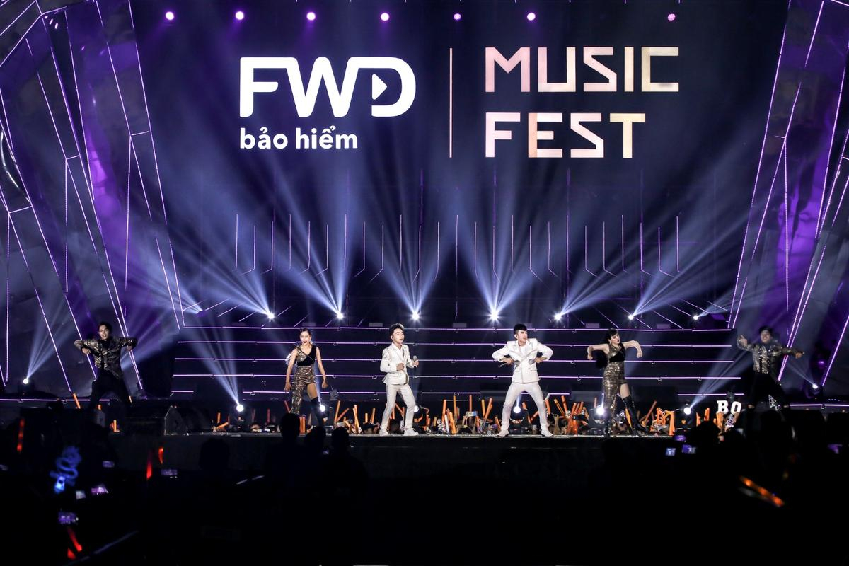 Tóc Tiên chứng minh bản lĩnh 'chị đại' tại FWD Music Fest Ảnh 10