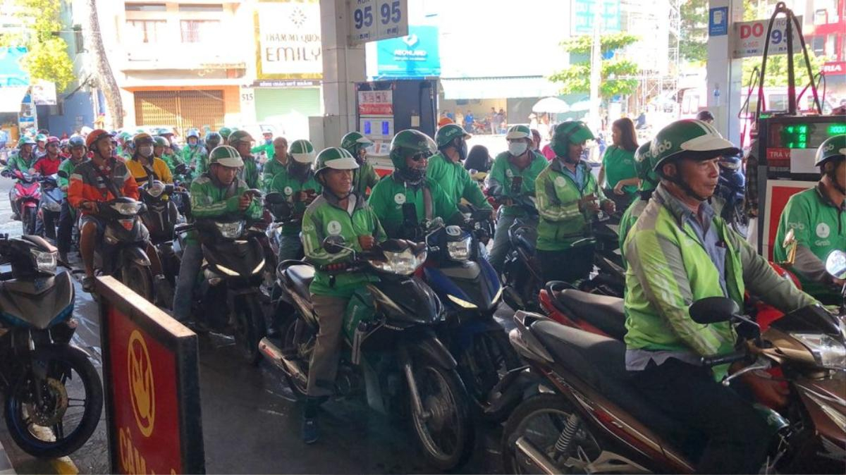 Mang theo chục chiếc điện thoại của đồng nghiệp để mua nhờ đồ ăn ngày siêu hoàn tiền 50% Ảnh 4