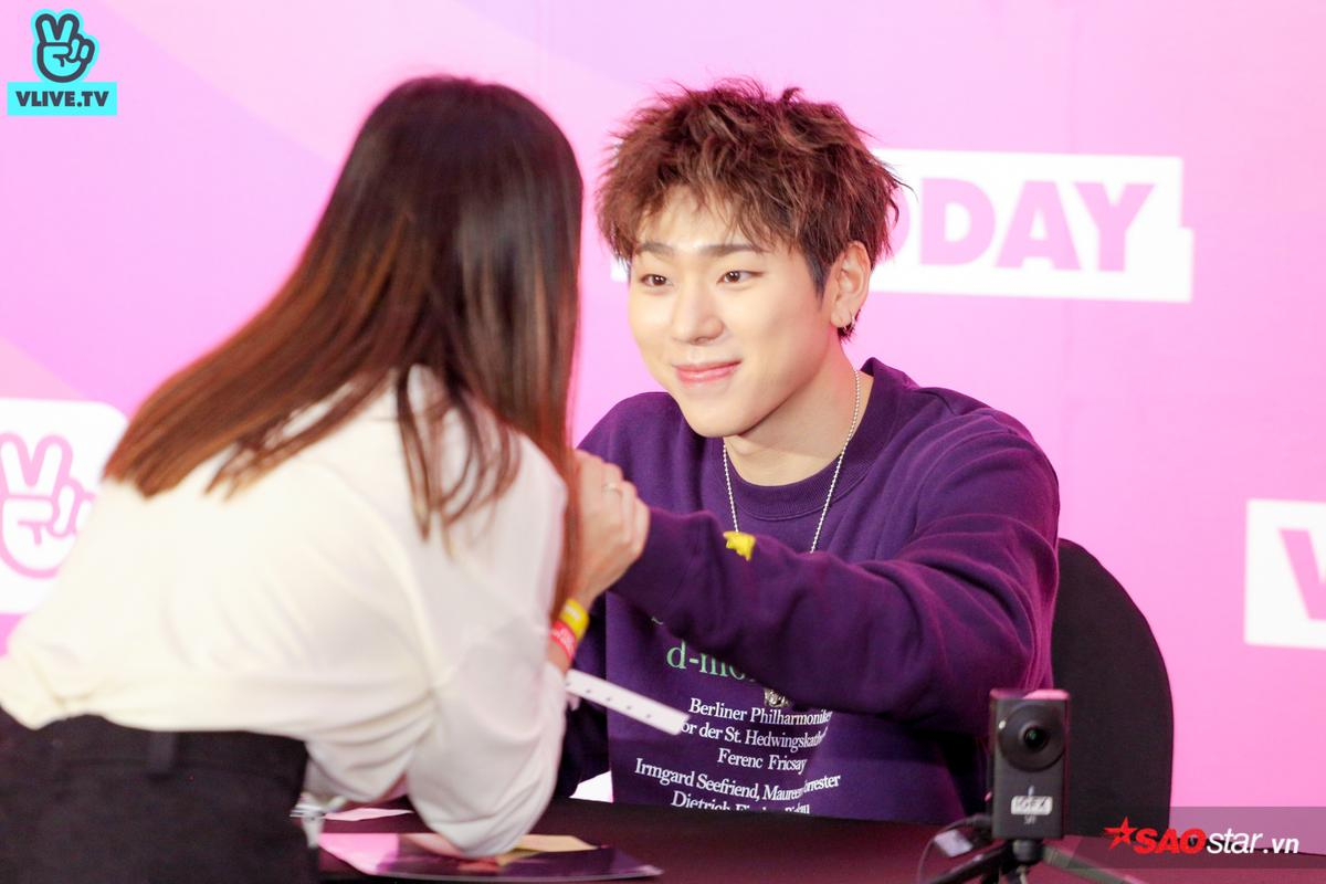 Fansign V Heartbeat tháng 11/2019: Zico 'chất lừ' nhưng không quên biểu cảm đáng yêu, (G)I-DLE rạng ngời 'hớp hồn' fan Việt Ảnh 18