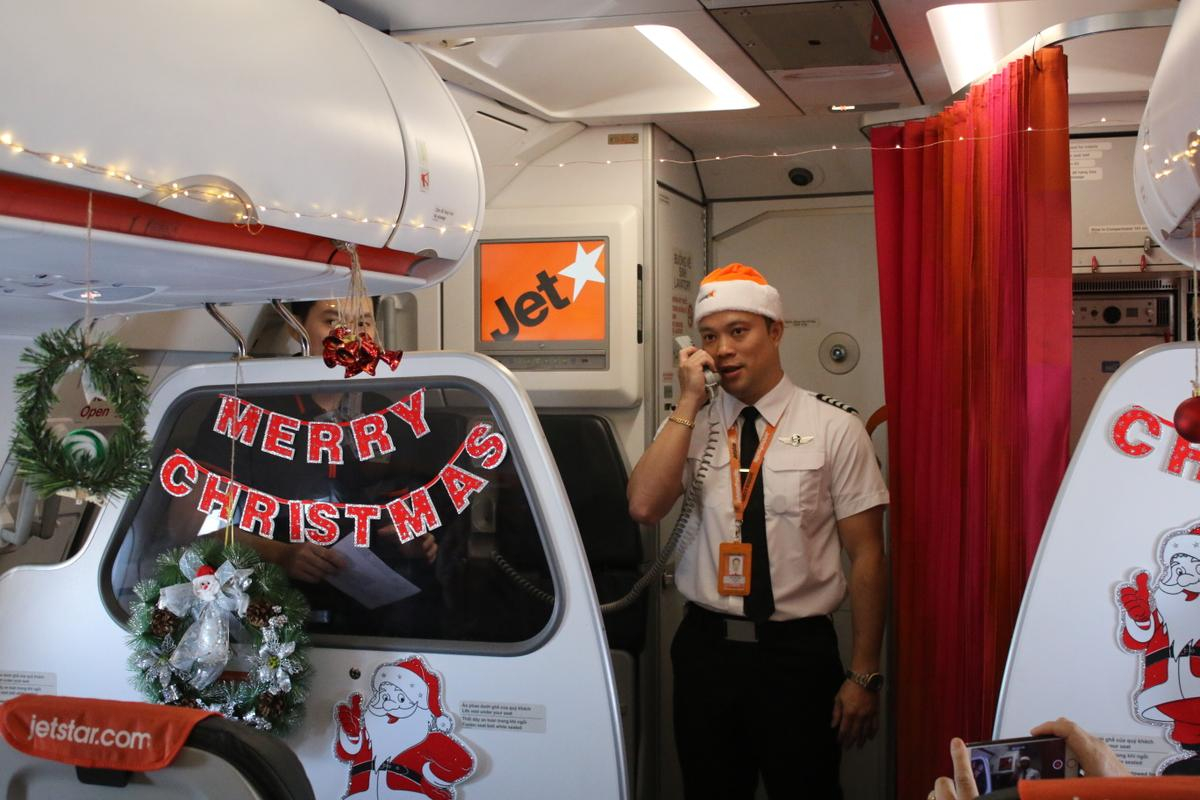 Đón giáng sinh trên trời cùng dàn ông già Noel toàn nam thần từ Jetstar Ảnh 5