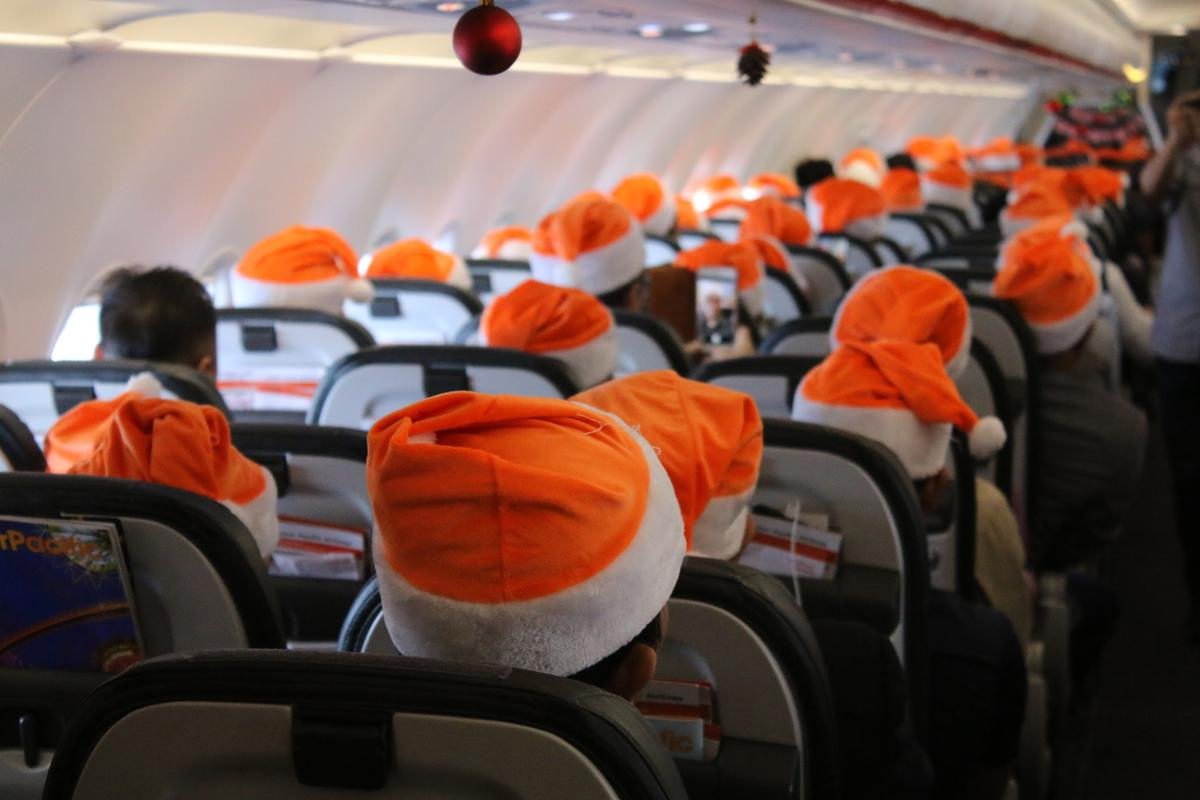 Đón giáng sinh trên trời cùng dàn ông già Noel toàn nam thần từ Jetstar Ảnh 8