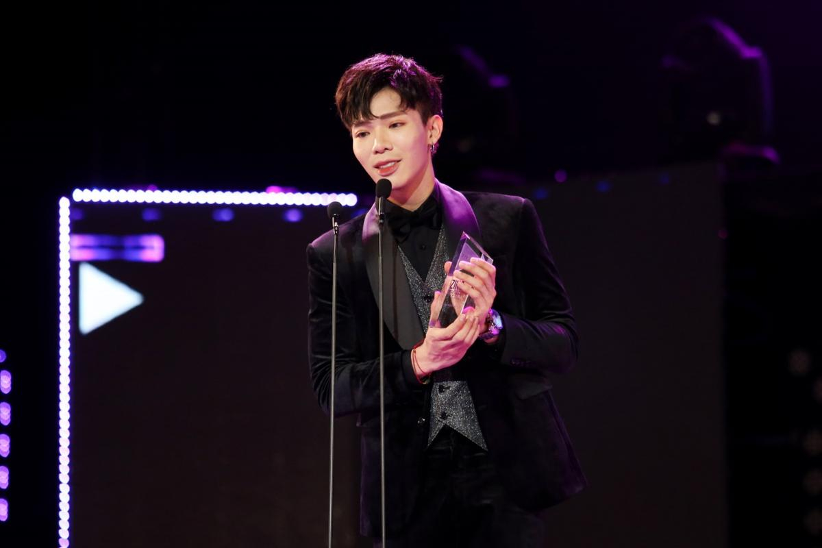 AMEE và ERIK đại thắng tại Zing Music Awards 2019, Jack lần đầu lộ diện khán giả trong lễ trao giải Ảnh 2