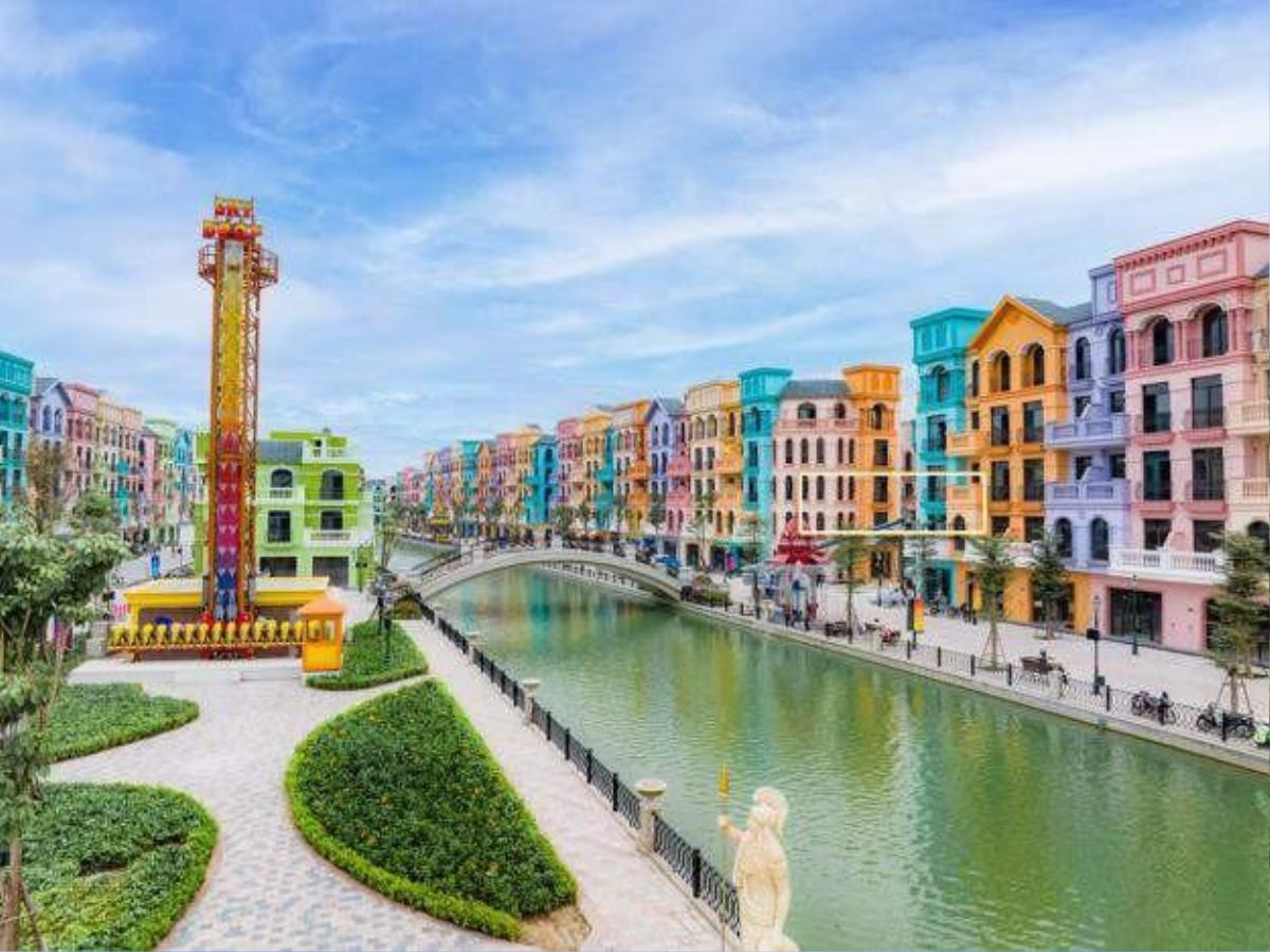 Mục sở thị 'thương cảng' The Venice long lanh trước ngày khai trương Mega Grand World Hà Nội Ảnh 1