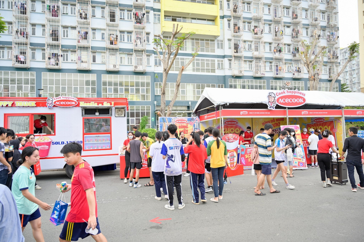 Hàng chục ngàn sinh viên nô nức tham gia trải nghiệm tại School Fest - Đêm nhạc Space Date 3 Ảnh 3