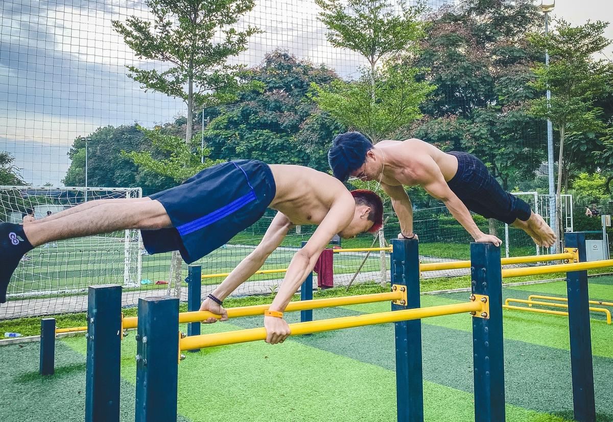 Vào đại học vừa được độ body vừa được phát gấu nhờ chăm tập Street Workout là có thật Ảnh 1