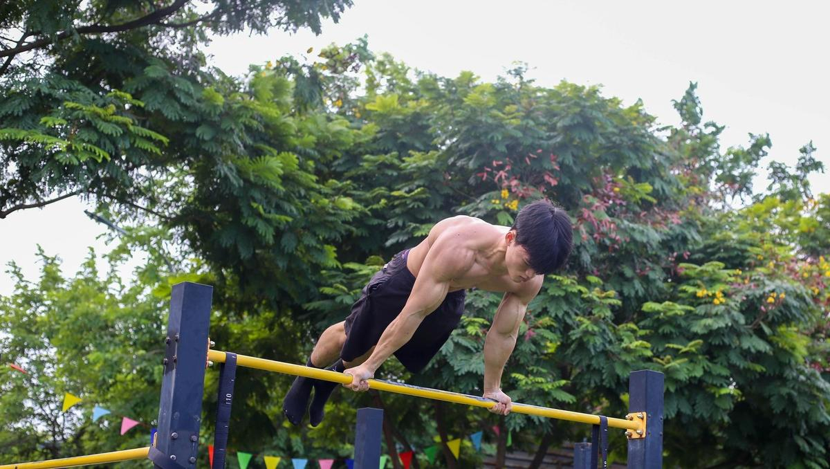 Vào đại học vừa được độ body vừa được phát gấu nhờ chăm tập Street Workout là có thật Ảnh 2