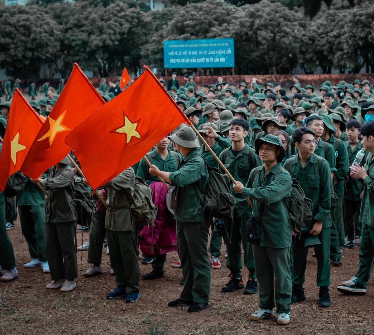 Cứ tưởng SV IT toàn đầu to mắt cận, hóa ra cũng có 'cực phẩm' trai đẹp thế này! Ảnh 5