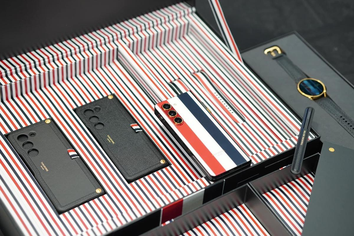 Samsung Z Fold5 Thom Browne Edition - Mật mã tối thượng cho phong cách lịch lãm Ảnh 5