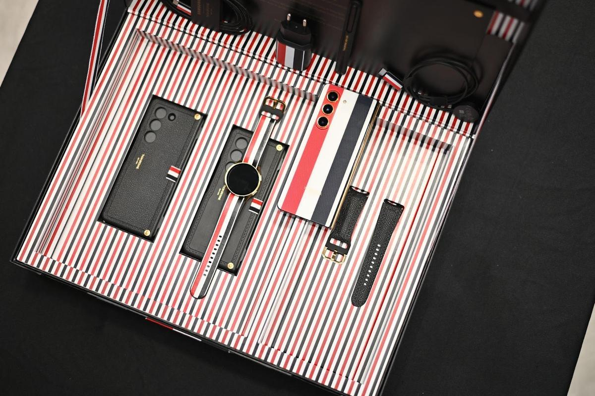 100 BST Galaxy Z Fold5 Thom Browne cháy hàng 'tích tắc' trong 10 phút mở bán Ảnh 5