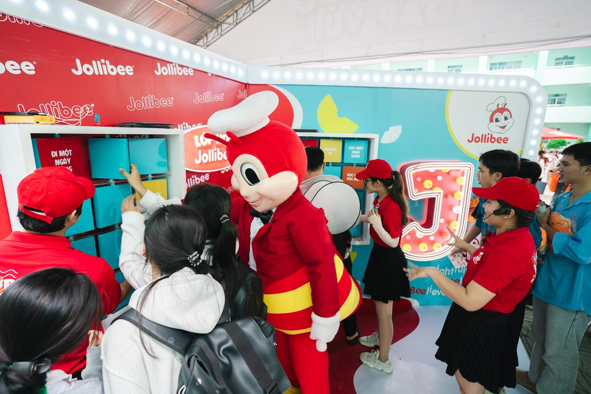 500.000 lượt tiếp cận: 'Lớp Học Đáp Vui' của Jollibee làm 'khuấy đảo' giới trẻ Ảnh 6