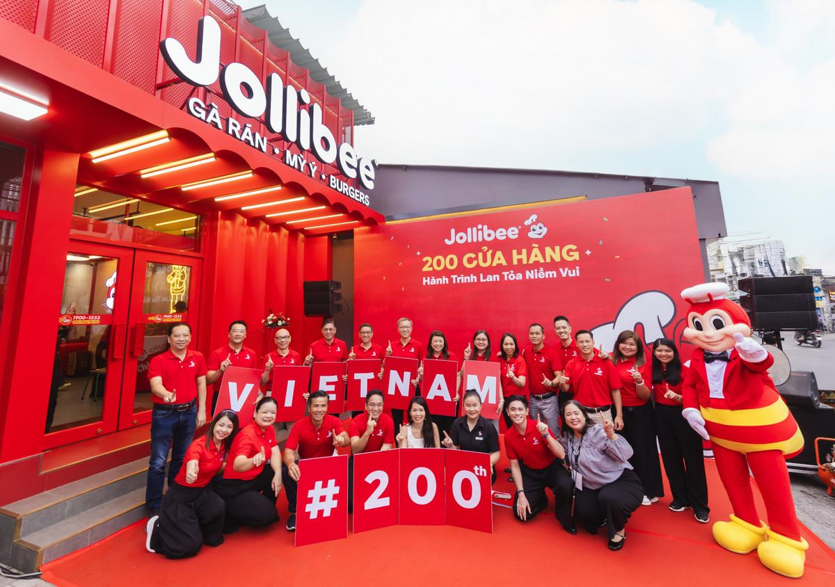 200 cửa hàng Jollibee đánh dấu chặng đường lan tỏa niềm vui ẩm thực đến mọi nhà Ảnh 2