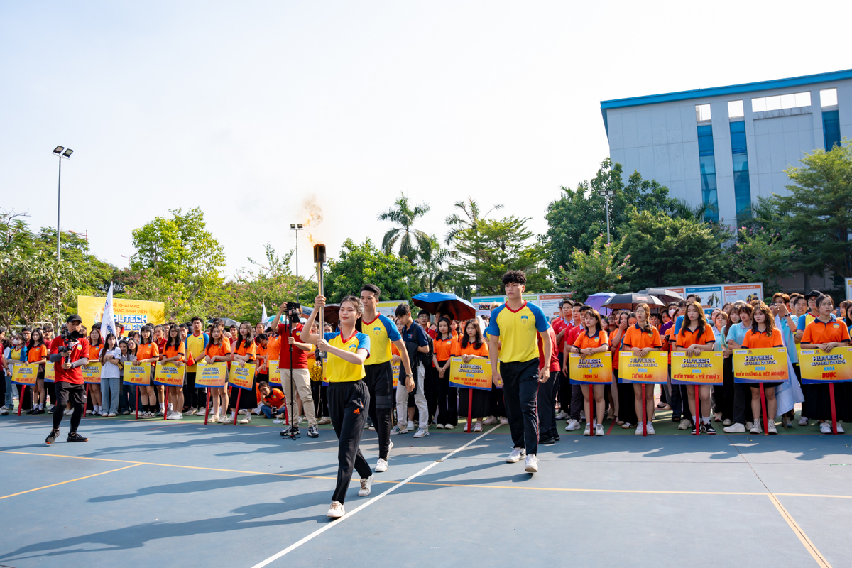 Các sự kiện thể thao quy mô như HUTECH Games giúp sinh viên vừa phát triển năng khiếu, vừa học hỏi công tác tổ chức, quản lý