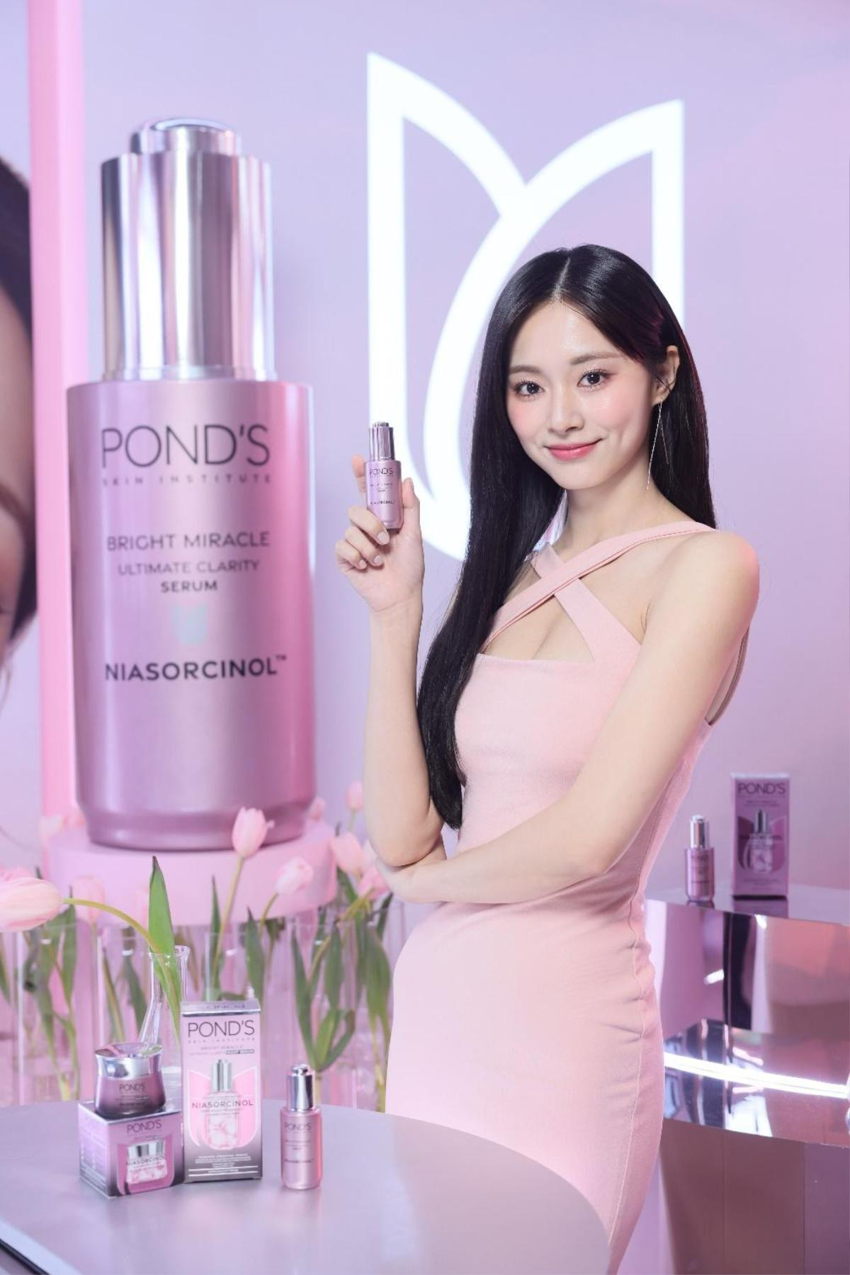 POND'S SKIN INSTITUTE 'gây sốt' với sự xuất hiện của Tzuyu (Twice) và mỹ nhân Thái Lan Yaya Urassaya Ảnh 4