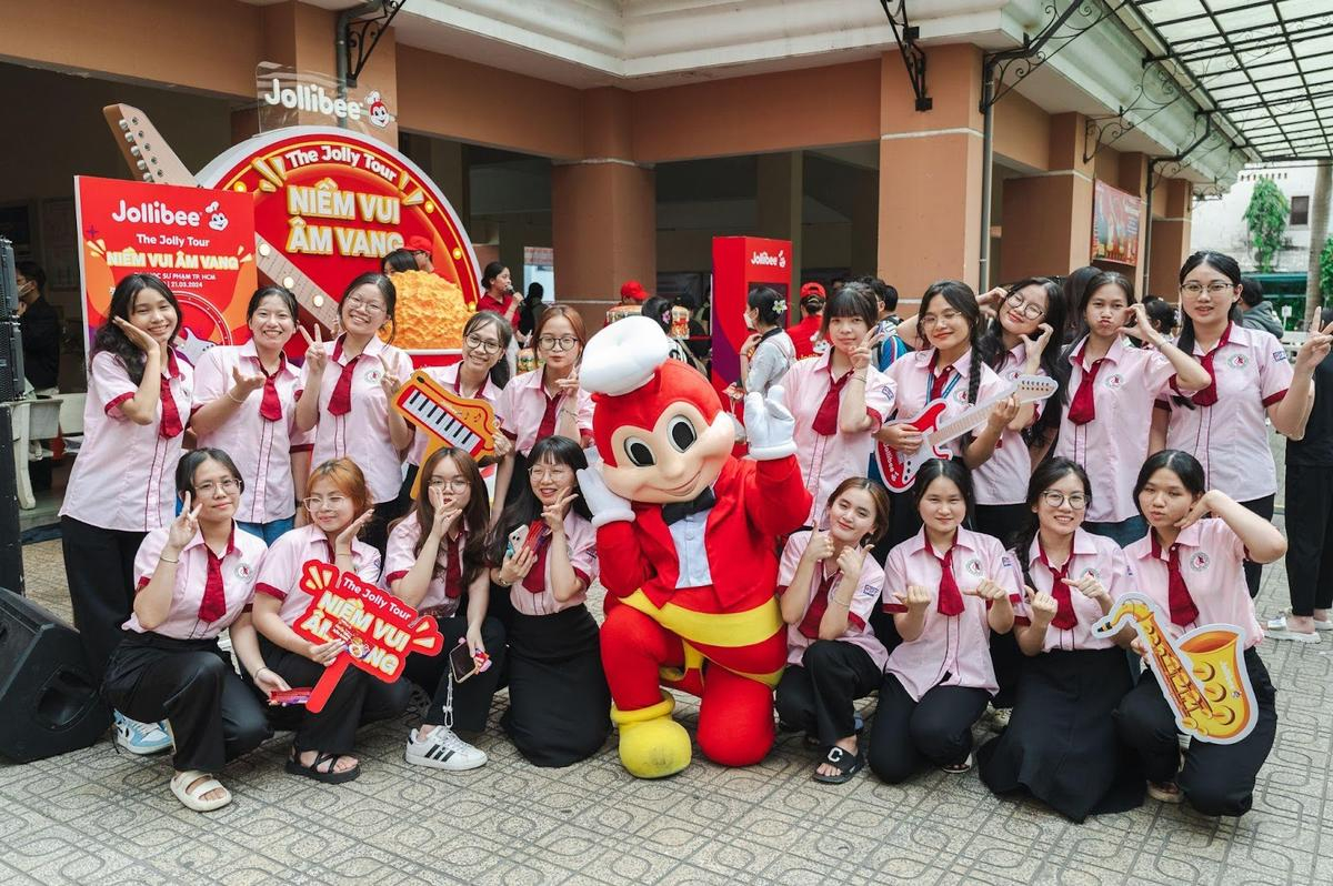 Jollibee hé lộ dàn nghệ sĩ sẽ tham gia biểu diễn tại 300 trường ĐH và CĐ tại The Jolly Tour Ảnh 1