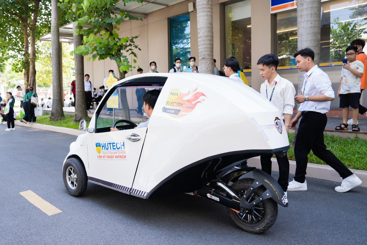 Học thật làm thật: 'Bí kíp' sinh viên HUTECH giỏi chuyên môn ngay tại giảng đường Ảnh 4