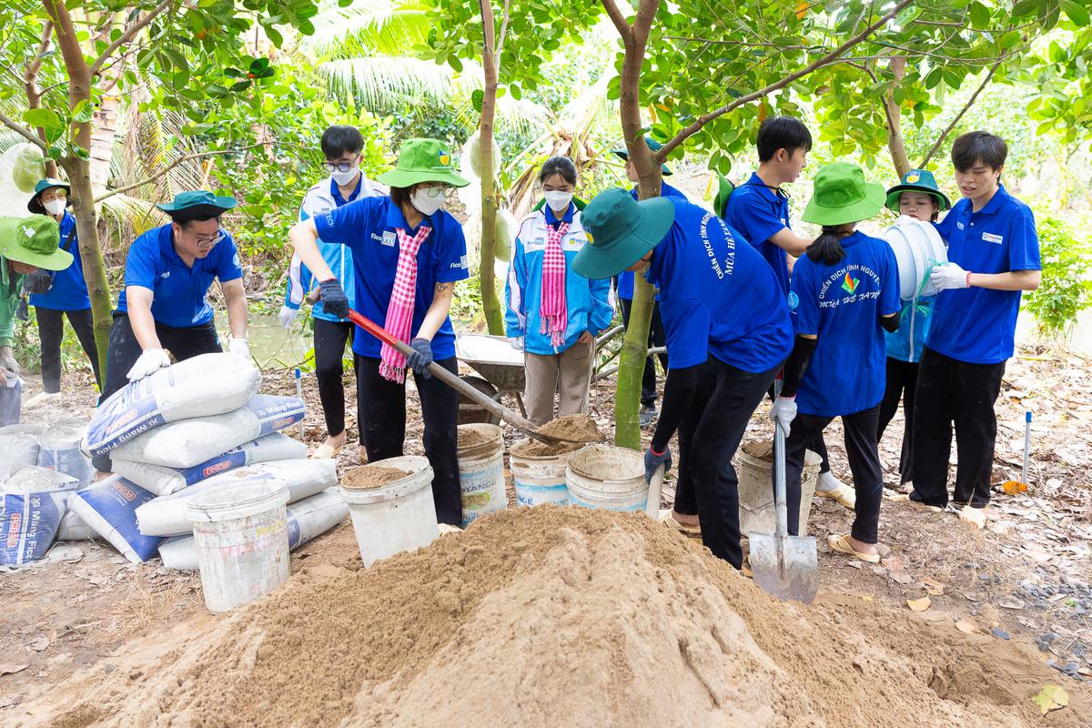 Học thuật, ngoại khóa sôi nổi tại HUTECH, tân sinh viên chỉ có mê Ảnh 5