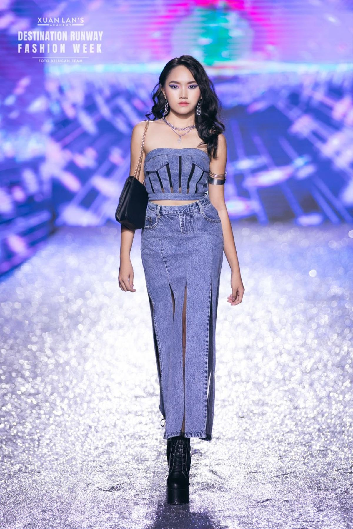 Mẫu teen Nguyễn Nhật Ánh Minh trình làng BST đầu tay tại Destination Runway Fashion Week Ảnh 4