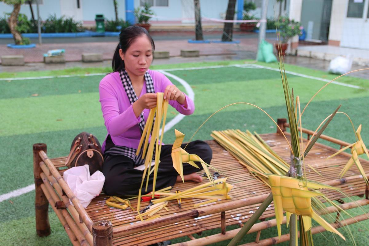 Đặc sắc chương trình “Hồn quê Nam bộ” của sinh viên Việt Nam học, trường đại học Nguyễn Tất Thành Ảnh 2