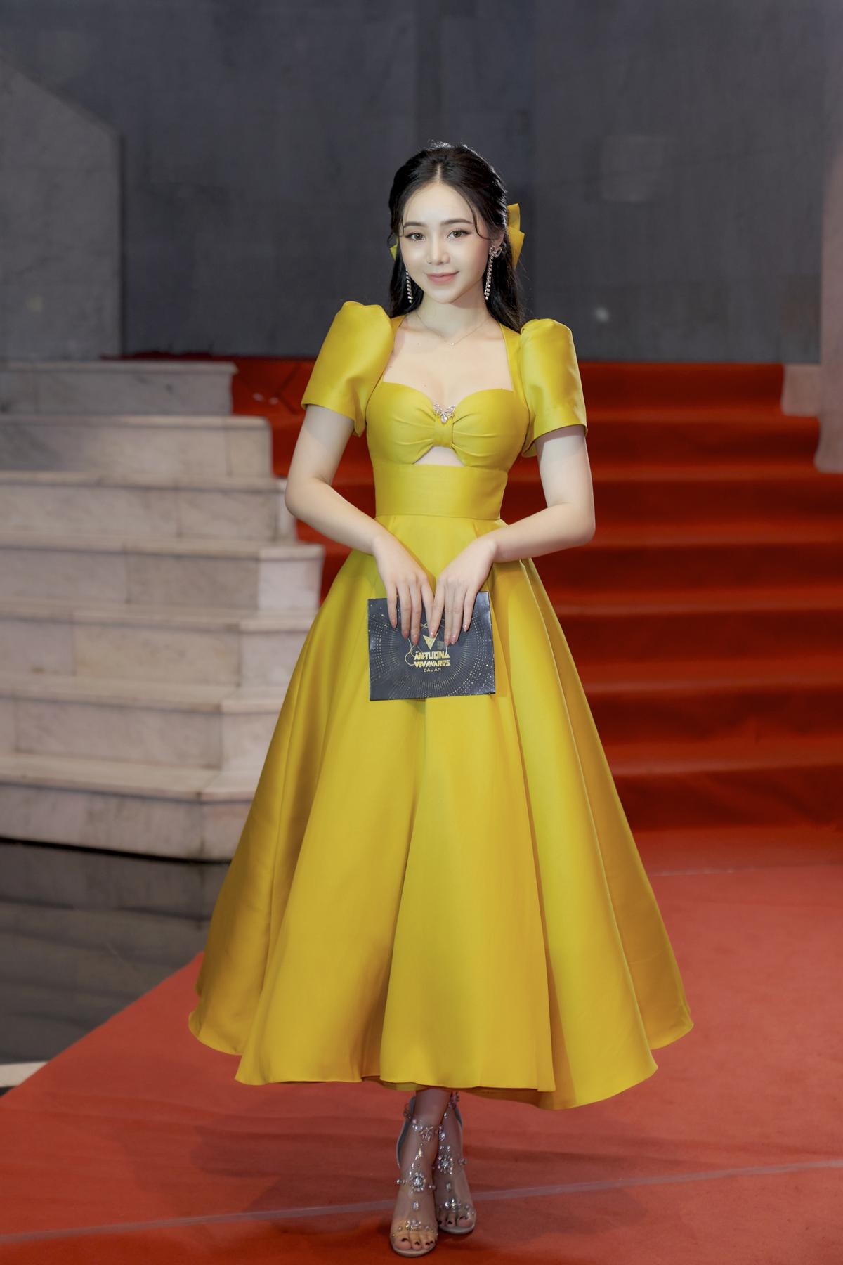 Stylist Khúc Mạnh Quân cùng dàn ngọc nữ VTV Awards 2020 Ảnh 3