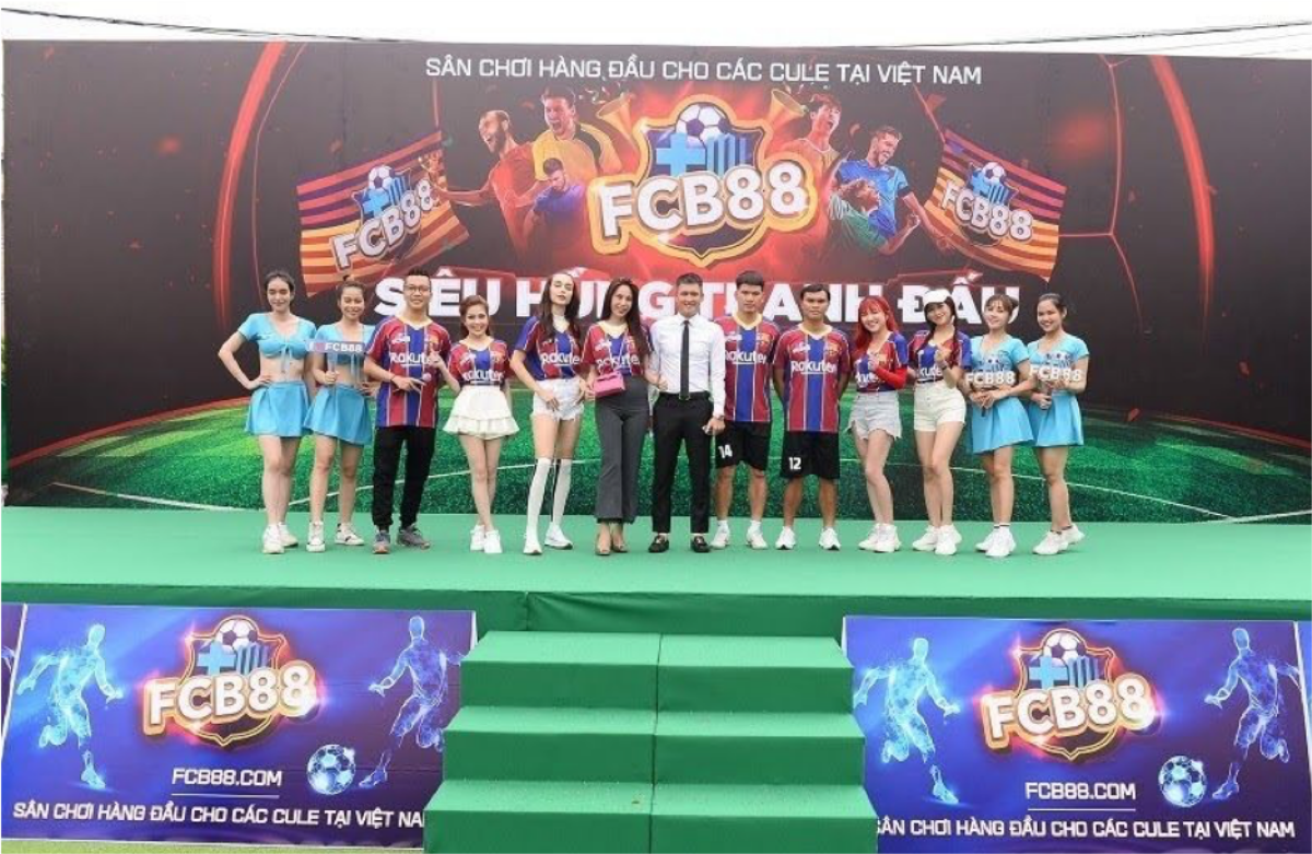 Nhìn lại trận cầu nảy lửa giữa FC Barca và MU Việt Nam, hứa hẹn đêm chung kết làm 'nức lòng' người hâm mộ Ảnh 3