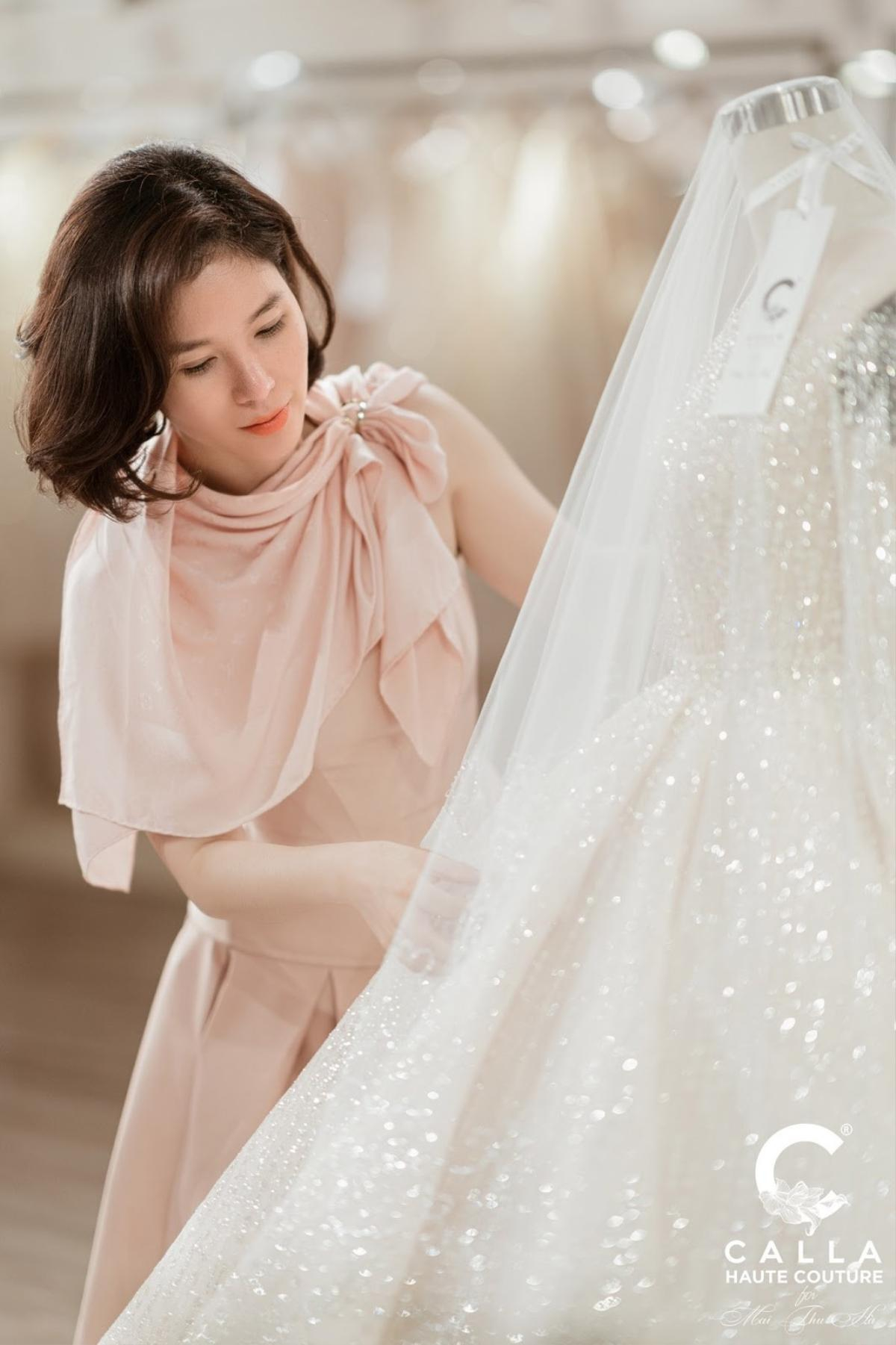 NTK Phương Linh ngỡ ngàng trước tác phẩm Calla Haute Couture do chính mình thiết kế Ảnh 16