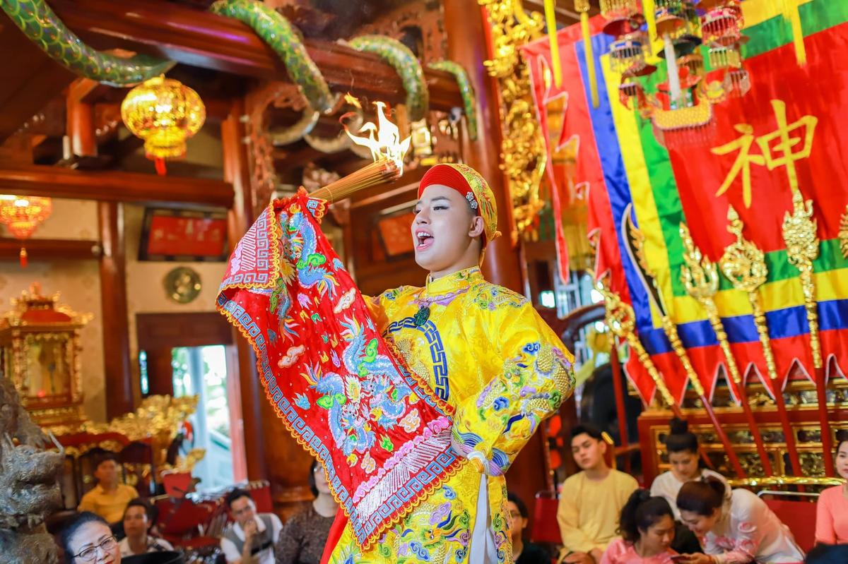 Cậu đồng Lôi Quý Khang: 'Tôi sinh ra là để theo Đạo Mẫu' Ảnh 3