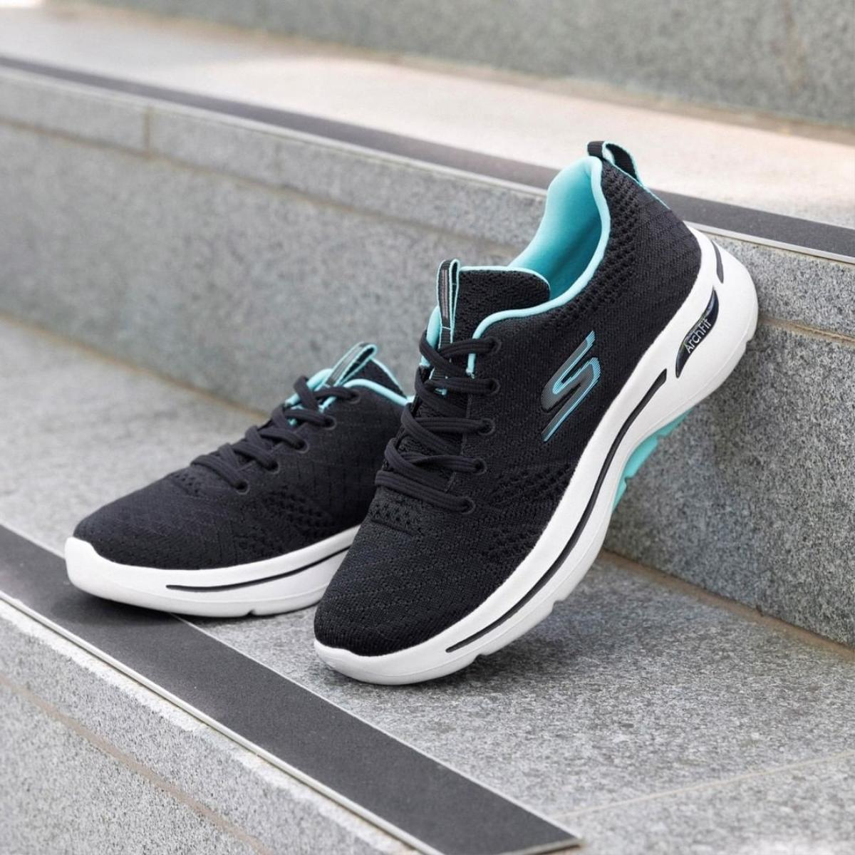 Giày thể thao Skechers Gowalk Arch Fit – 'item' mới trong bộ sưu tập của các tín đồ thời trang năng động Ảnh 2