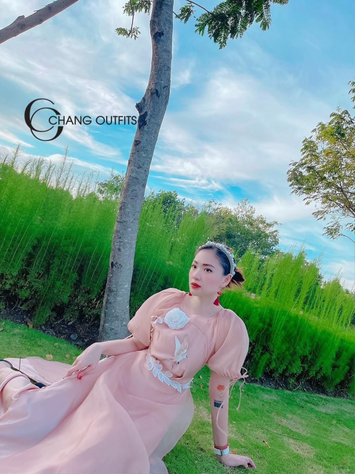 Ăn gian tuổi nhờ bí kíp mặc đẹp của hotmom Trang Nguyễn cô chủ Chang Outfits Ảnh 1