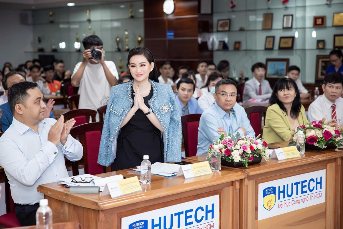 Doanh nhân Võ Thị Ngọc Huyền đảm nhận vai trò giám khảo cuộc thi HUTECH Startup Wings 2021 Ảnh 1