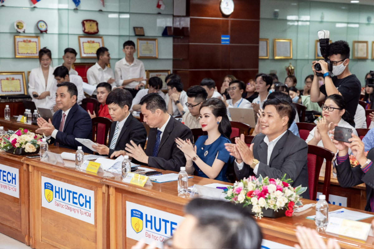 Chủ tịch Huyền Cò – Nữ mentor, giám khảo nữ “quyền lực” ba mùa liên tiếp chung kết HUTECH Startup Wings 2021 Ảnh 4