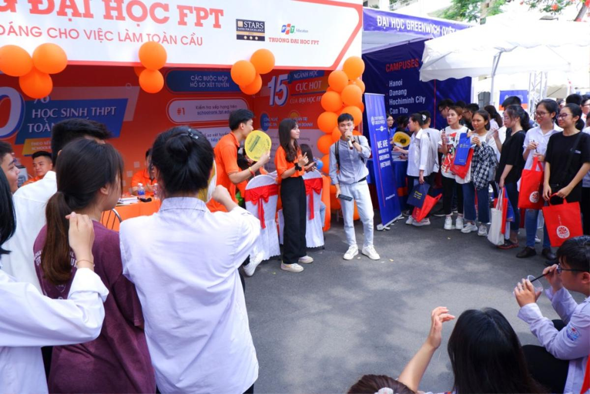 Có 1 trường đại học, đi đến đâu cũng mang theo cả 'festival' đầy màu sắc Ảnh 3