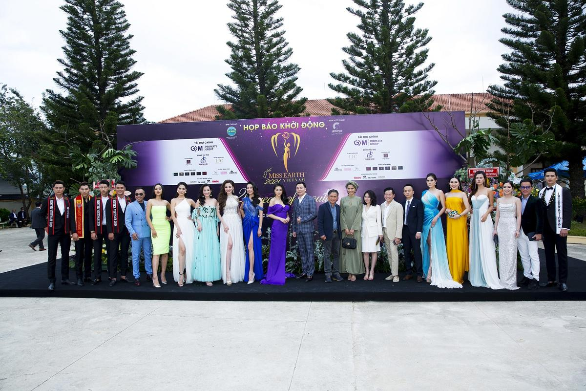 Hoa hậu Huỳnh Thuý Anh đẹp tỏa sáng tại họp báo Miss Earth Việt Nam 2021 Ảnh 8