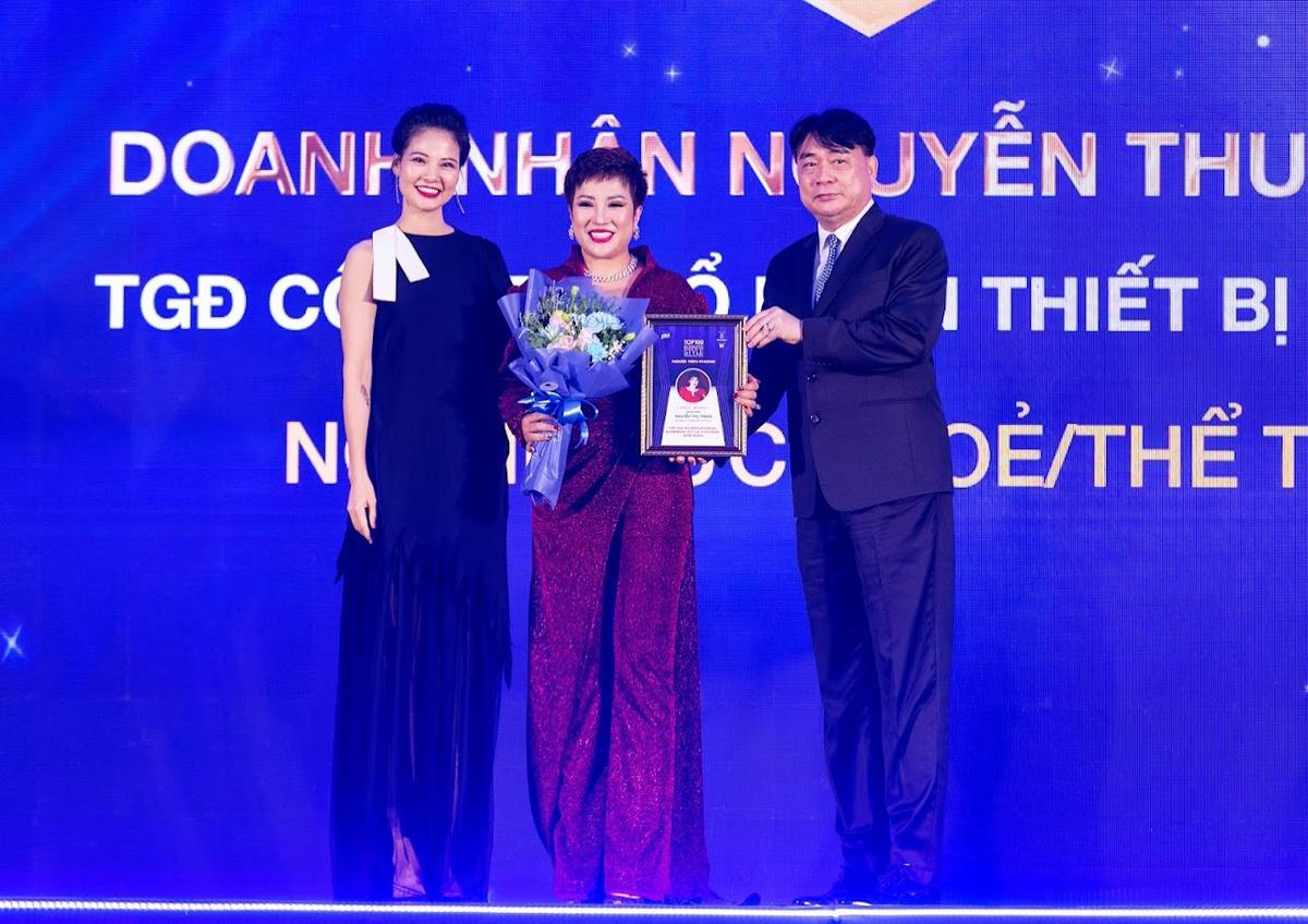 Doanh Nhân Nguyễn Thu Trang nhận giải Top 10 Doanh nhân Tiên phong trong lĩnh vực thiết bị y tế 2021-2022 Ảnh 3