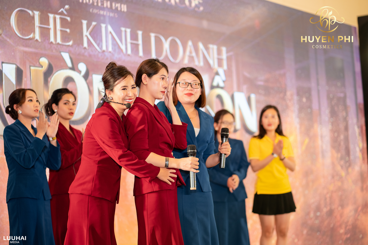 Khóa học 'Đế chế kinh doanh trường tồn' - Bùng nổ doanh số hệ thống cùng Mỹ phẩm Huyền Phi Ảnh 4