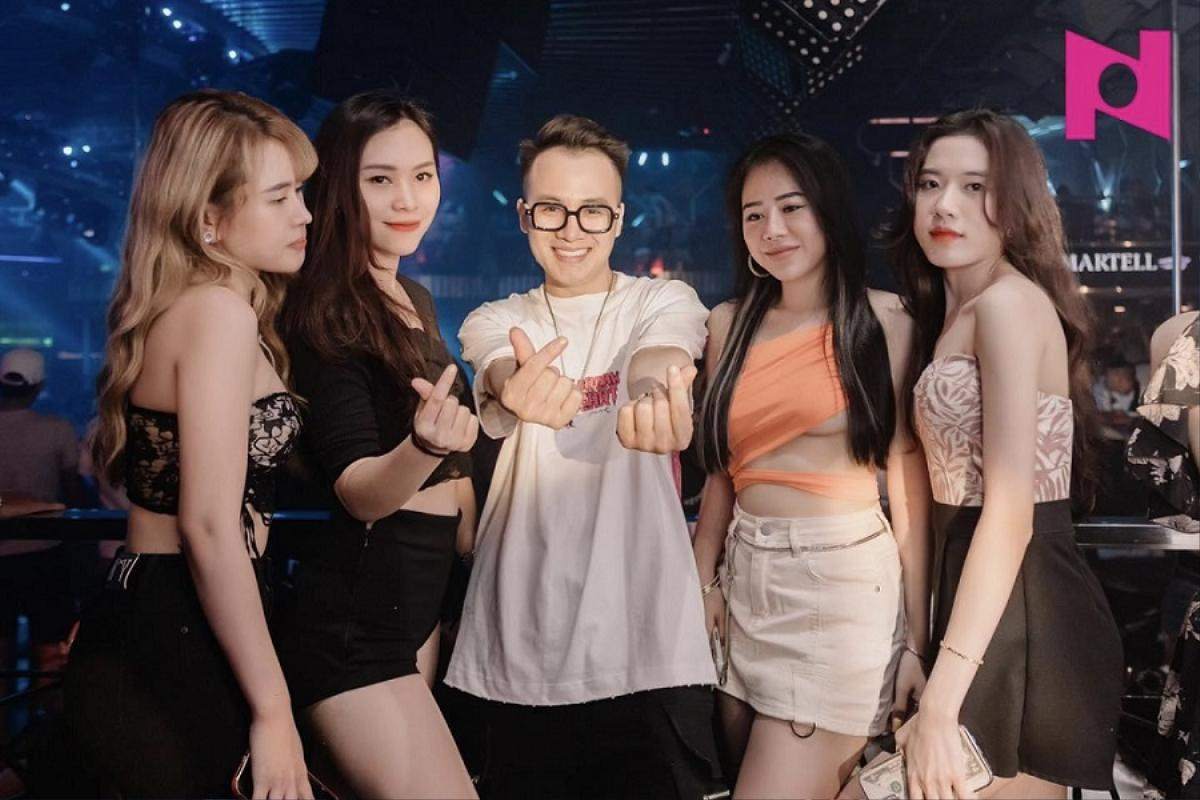 DJ Bình Hồ 'cháy' hết mình cùng đêm nhạc Đà Nẵng Ảnh 1