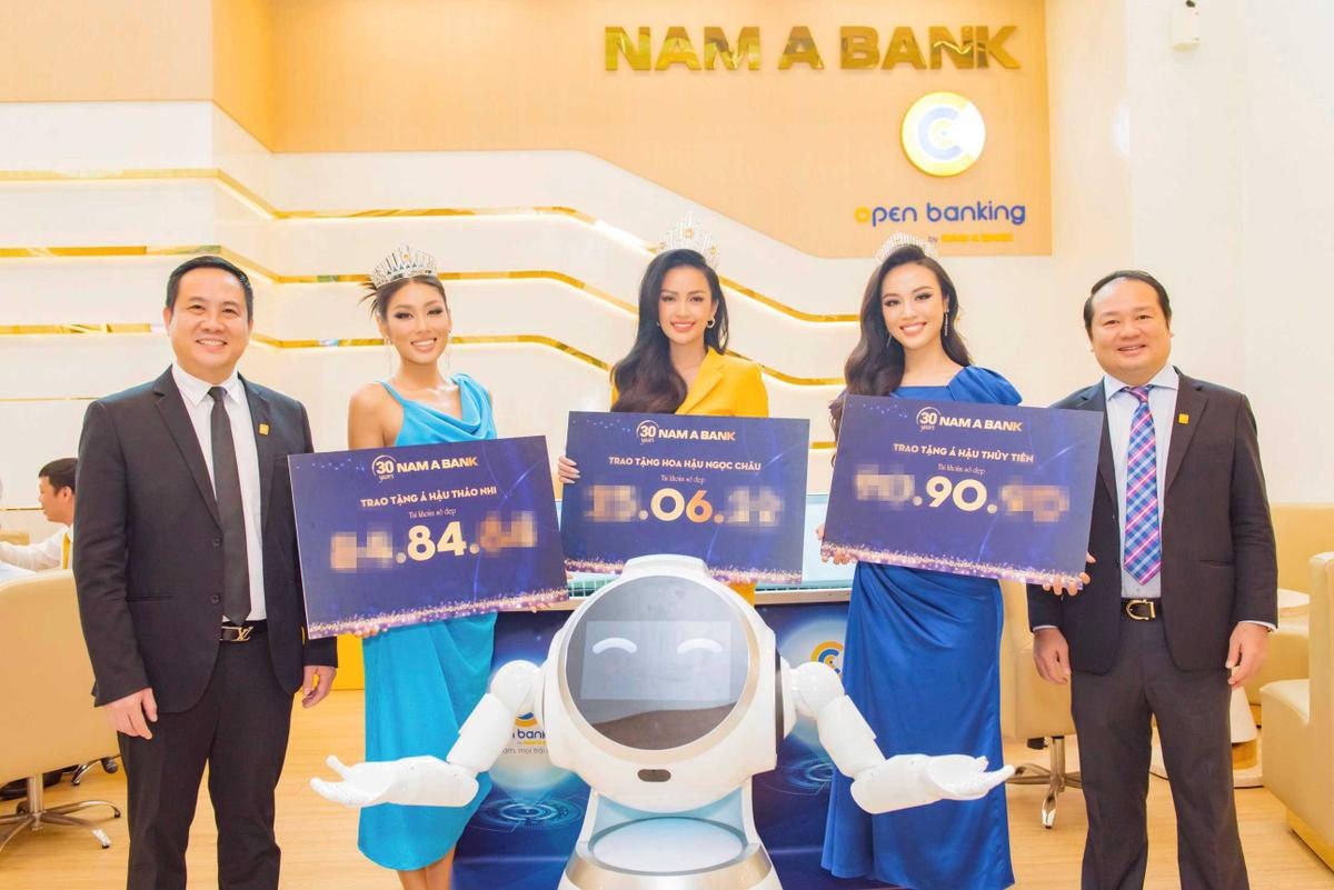 Top 3 hoa hậu hoàn vũ Việt Nam 2022 trải nghiệm không gian giao dịch số tại Nam A Bank Ảnh 1