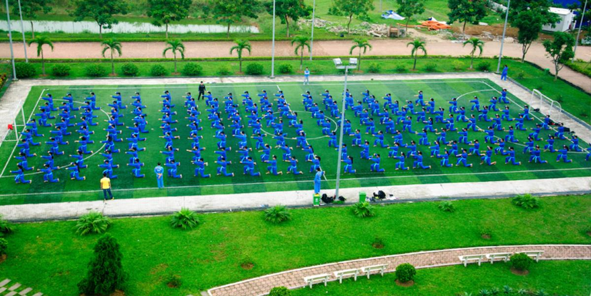 Trải nghiệm campus đi mỏi chân không hết, giảng đường nhìn ra hồ sen, KTX nằm giữa đồi thông lãng mạn của SV ĐH FPT Ảnh 7