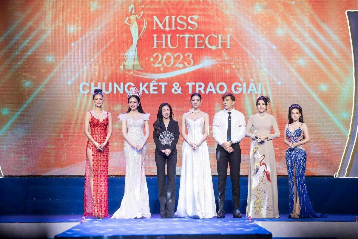 Á hậu - Doanh nhân Huyền Cò gây chú ý với trang sức kim cương 'khủng' khi ngồi ghế nóng Miss Hutech 2023 Ảnh 3