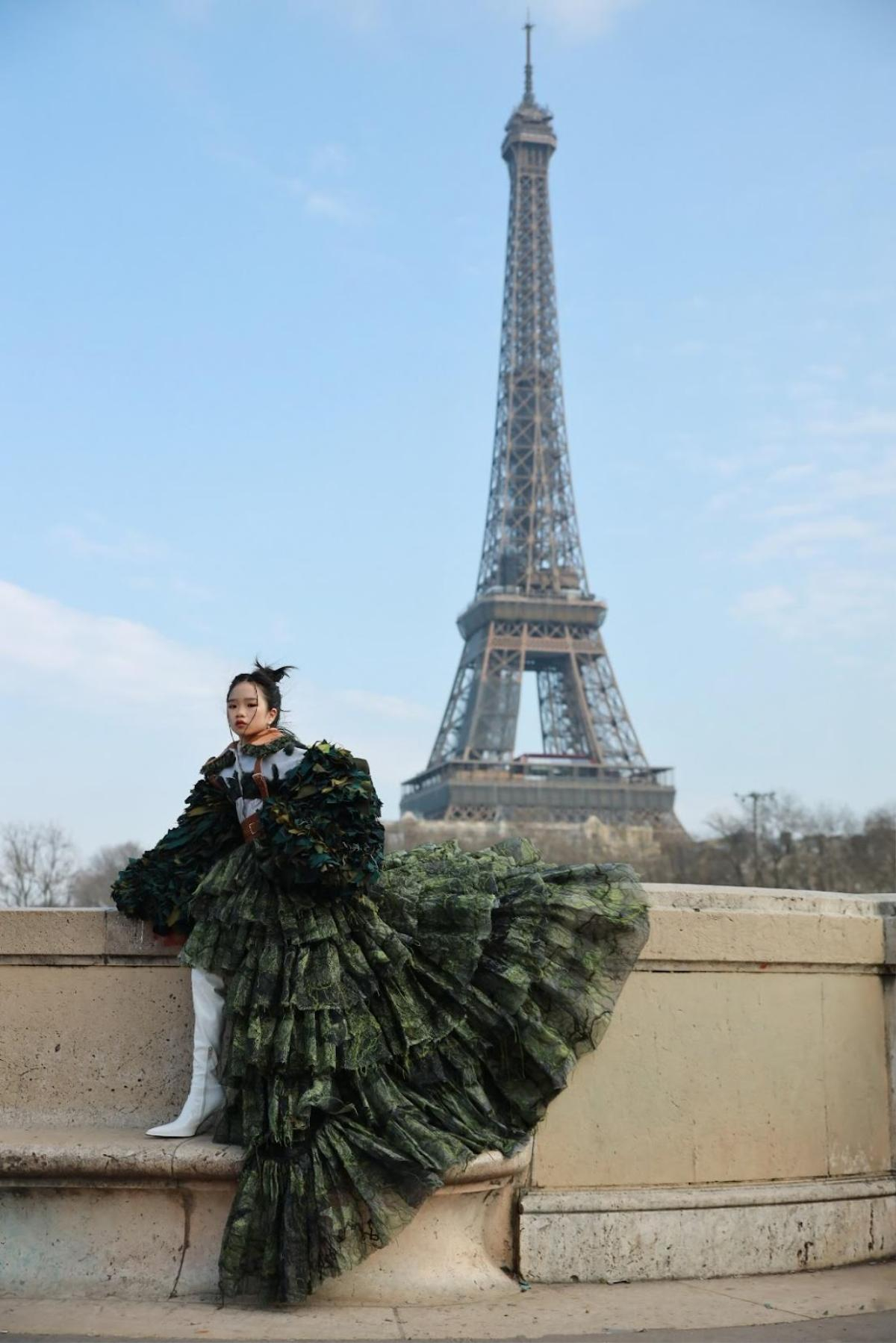 Bùi Hoàng Hạ An – Người mẫu nhí Việt Nam đầu tiên trình diễn tại Paris fashion week Ảnh 2