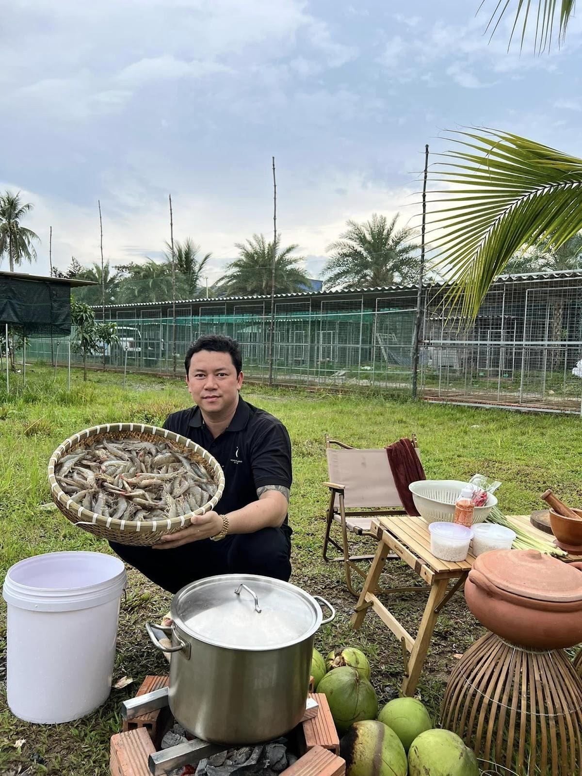 Tiktoker Phương HHL: Từ cậu bé nghèo khó trở thành 'Ông Vua' giới nước hoa và mỹ phẩm Việt Nam Ảnh 5