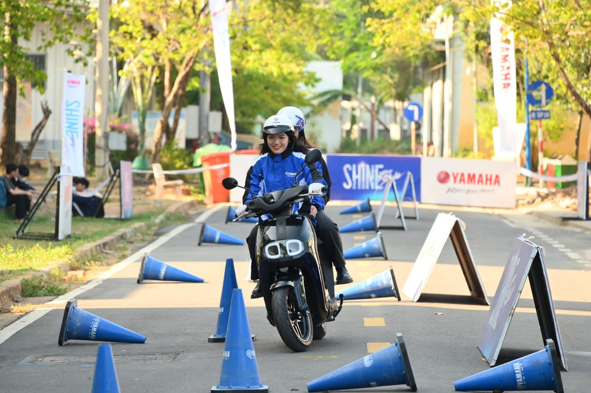 Yamaha Campus Tour 2023: Sinh viên TP Hồ Chí Minh chơi hết mình, quẩy hết sức tại 'bữa tiệc' âm nhạc đã tai, đã mắt Ảnh 2