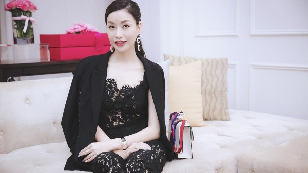 Hoa hậu Nguyễn Lam Cúc ‘nửa kín nửa hở’ gợi cảm tại sự kiện Ảnh 2