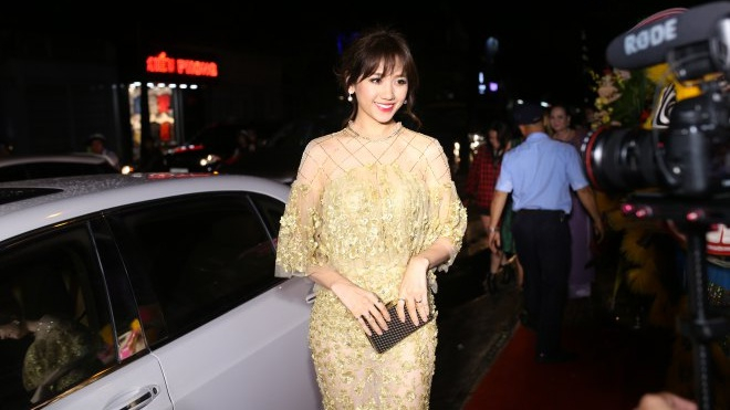 Hari Won đi siêu xe dự khai trương Clinic 5 sao BichNa Beauty Clinic Ảnh 2