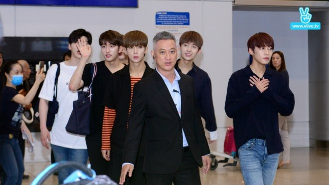 Snuper đến Việt Nam trong vòng vây fan Việt Ảnh 2