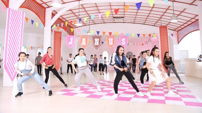 OK! Kim Anh tỏa sáng hơn cả vai diễn trong 'Em Chưa 18' Ảnh 2