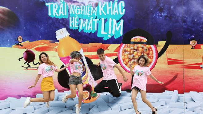 Tự sướng kiểu mới như Hot Teen Hà Nội cùng bể chanh leo khổng lồ tại Back to school Pushmax Ảnh 2