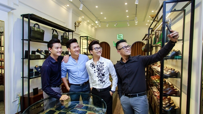 Sao Việt 'không hẹn mà gặp' cùng sắm đồ tại một thương hiệu thời trang Ảnh 2